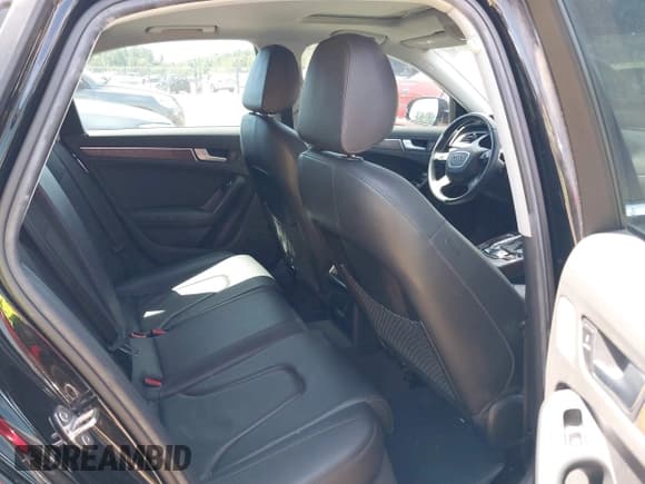 ✅ 2014 Audi A4 Premium • VIN: WAUBFAFL2EA055112 • Лот: 43017733. Опубликован ранее на IAAI с пробегом 101 012 миль. Бесплатный доступ к архиву аукционных продаж из США и подробный отчёт об истории автомобиля на DreamBid. Изображение 8.