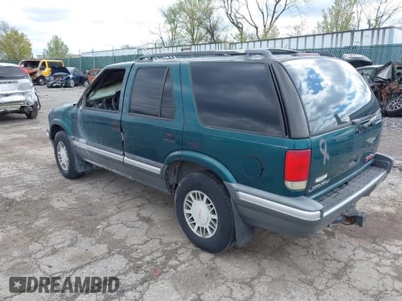 ✅ 1997 GMC Jimmy SLS • VIN: 1GKDT13W8V2519716 • Лот: 42019824. Опубликован ранее на IAAI с пробегом Не указан. Бесплатный доступ к архиву аукционных продаж из США и подробный отчёт об истории автомобиля на DreamBid. Изображение 3.