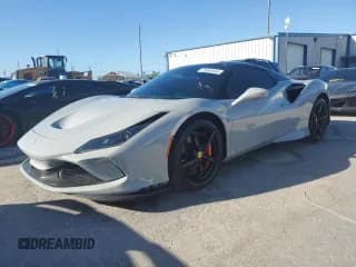 ✅ 2023 Ferrari F8 • VIN: ZFF93LMA3P0292449 • Lot: 75564944. Wystawiony na Copart z przebiegiem Nie podano. Bezpłatny archiwum sprzedaży aukcyjnych z USA i szczegółowy raport historii pojazdu na DreamBid. Zdjęcie 1.