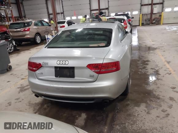 ✅ 2010 Audi A5 Prestige • VIN: WAUWKAFR2AA050049 • Lot: 41683830. Listed on IAAI with 185,164 mi. Free auction sales archive from the USA and detailed vehicle history report at DreamBid. Image 16.