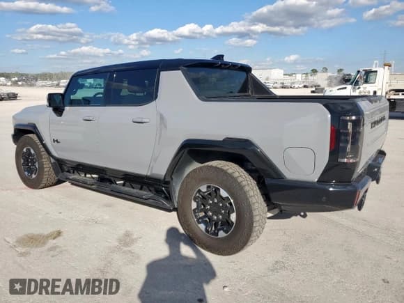 ✅ 2024 GMC HUMMER EV Pickup 2X • VIN: 1GT10BDD0RU110128 • Лот: 93255765. Опубликован ранее на Copart с пробегом 17 774 миль. Бесплатный доступ к архиву аукционных продаж из США и подробный отчёт об истории автомобиля на DreamBid. Изображение 2.