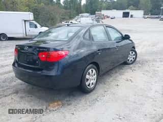 2009 Hyundai Elantra GLS z VIN KMHDU46D89U604338, wystawiony jako IAAI lot #43338209 z przebiegiem 136 831 mil mil oraz . Historia ofert i sprzedaży dostępna na DreamBid. Obrazek 4.