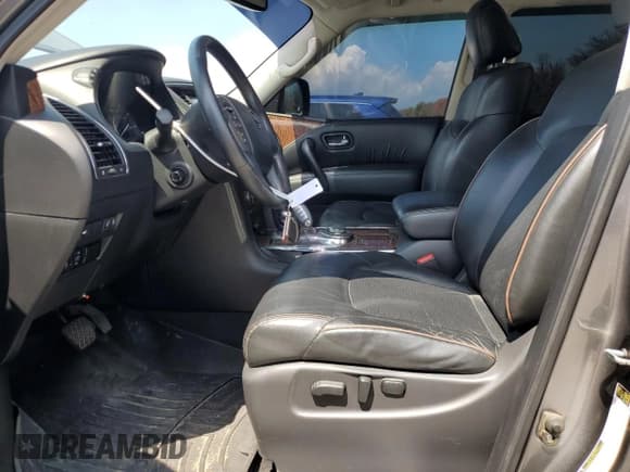 ✅ 2019 Nissan Armada SL • VIN: JN8AY2NCXKX509040 • Lot: 67812845. Wystawiony na Copart z przebiegiem 81 228 mil. Bezpłatny archiwum sprzedaży aukcyjnych z USA i szczegółowy raport historii pojazdu na DreamBid. Zdjęcie 7.