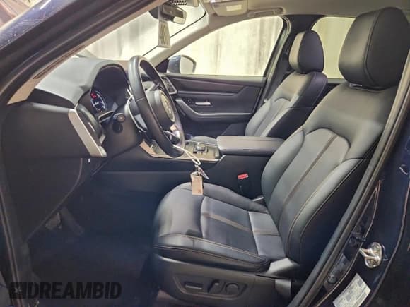 ✅ 2025 Mazda CX-90 Select • VIN: JM3KKAHD1S1208229 • Lot: 95549065. Wystawiony na Copart z przebiegiem 29 952 mil. Bezpłatny archiwum sprzedaży aukcyjnych z USA i szczegółowy raport historii pojazdu na DreamBid. Zdjęcie 7.