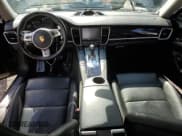 ✅ 2016 Porsche Panamera 4 • VIN: WP0AA2A74GL006367 • Lot: 49026323. Wystawiony na Copart z przebiegiem 57 384 mil. Bezpłatny archiwum sprzedaży aukcyjnych z USA i szczegółowy raport historii pojazdu na DreamBid. Zdjęcie 8.