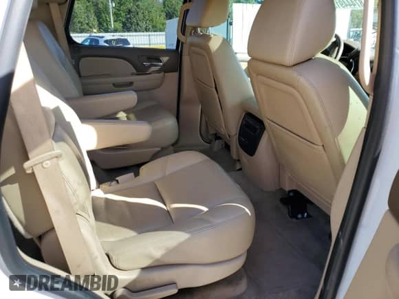 2009 Chevrolet Tahoe LTZ с VIN 1GNFC33079R303405, выставлен на аукционе Copart как лот 87444915 с пробегом 156 586 миль миль и Списание • Salvage title. История ставок и продаж доступна на DreamBid. Изображение 11.