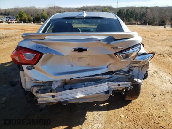 ✅ 2018 Chevrolet Cruze Premier • VIN: 1G1BF5SM6J7200922 • Lot: 36088923. Listed on Copart with 42,195 mi. Free auction sales archive from the USA and detailed vehicle history report at DreamBid. Image 6.