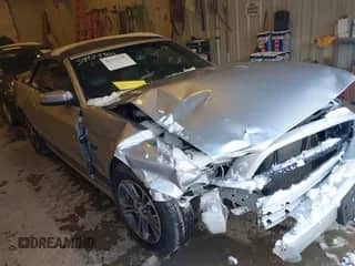 2014 Ford Mustang V6 с VIN 1ZVBP8EM5E5260397, выставлен на аукционе IAAI как лот 41391939 с пробегом 144 035 миль миль и . История ставок и продаж доступна на DreamBid. Изображение 1.