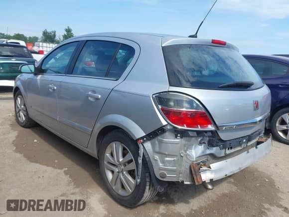 2008 Saturn Astra XR z VIN W08AT671785074861, wystawiony jako IAAI lot #42669880 z przebiegiem 142 044 mil mil oraz . Historia ofert i sprzedaży dostępna na DreamBid. Obrazek 3.