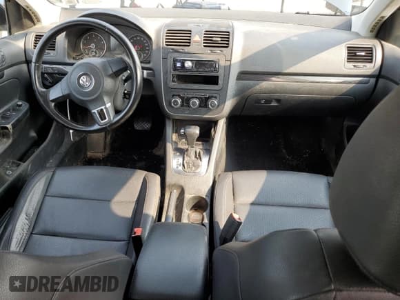 ✅ 2010 Volkswagen Jetta SE • VIN: 3VWRZ7AJ6AM037059 • Lot: 67511495. Wystawiony na Copart z przebiegiem 205 608 mil. Bezpłatny archiwum sprzedaży aukcyjnych z USA i szczegółowy raport historii pojazdu na DreamBid. Zdjęcie 8.