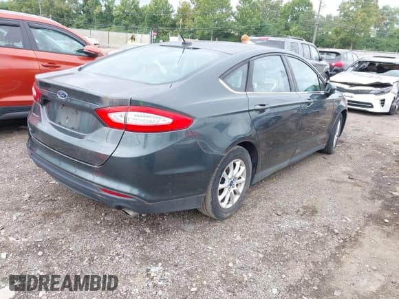 ✅ 2016 Ford Fusion S • VIN: 3FA6P0G75GR192038 • Lot: 43031214. Wystawiony na IAAI z przebiegiem 112 413 mil. Bezpłatny archiwum sprzedaży aukcyjnych z USA i szczegółowy raport historii pojazdu na DreamBid. Zdjęcie 4.