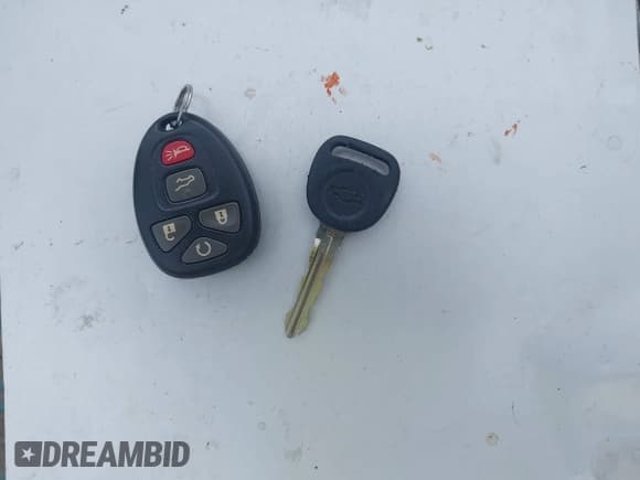 ✅ 2015 Chevrolet Traverse LT • VIN: 1GNKRHKD4FJ194880 • Lot: 43018808. Listed on IAAI with 200,707 mi. Free auction sales archive from the USA and detailed vehicle history report at DreamBid. Image 11.