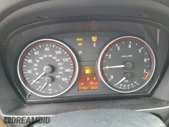 ✅ 2006 BMW 3 Series 325i • VIN: WBAVB13536PT26644 • Лот: 86480245. Опубликован ранее на Copart с пробегом 217 351 миль. Бесплатный доступ к архиву аукционных продаж из США и подробный отчёт об истории автомобиля на DreamBid. Изображение 9.