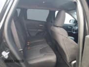 ✅ 2021 Jeep Cherokee Latitude • VIN: 1C4PJLCB8MD107063 • Lot: 60847615. Wystawiony na Copart z przebiegiem 102 506 mil. Bezpłatny archiwum sprzedaży aukcyjnych z USA i szczegółowy raport historii pojazdu na DreamBid. Zdjęcie 11.