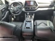 ✅ 2022 Toyota Highlander Limited • VIN: 5TDYZRAH9NS559052 • Lot: 66677375. Wystawiony na Copart z przebiegiem 46 767 mil. Bezpłatny archiwum sprzedaży aukcyjnych z USA i szczegółowy raport historii pojazdu na DreamBid. Zdjęcie 8.