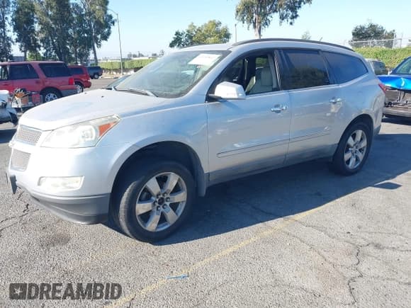 ✅ 2009 Chevrolet Traverse LTZ • VIN: 1GNEV33D39S156064 • Лот: 43150802. Опубликован ранее на IAAI с пробегом 251 941 миль. Бесплатный доступ к архиву аукционных продаж из США и подробный отчёт об истории автомобиля на DreamBid. Изображение 2.