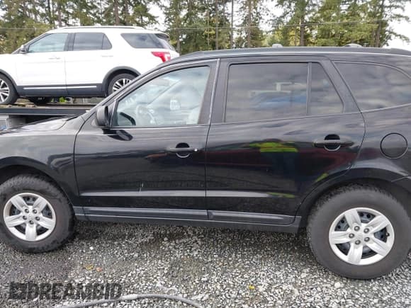 ✅ 2009 Hyundai Santa Fe GLS • VIN: 5NMSG73D59H261682 • Лот: 43492508. Опубликован ранее на IAAI с пробегом 158 102 миль. Бесплатный доступ к архиву аукционных продаж из США и подробный отчёт об истории автомобиля на DreamBid. Изображение 14.