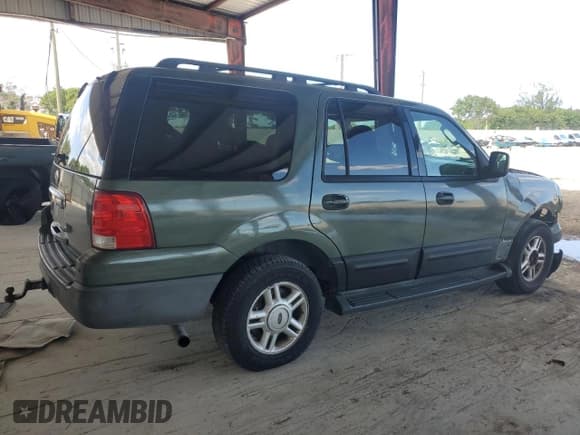 ✅ 2005 Ford Expedition Special Service • VIN: 1FMPU15525LA33760 • Lot: 82301355. Listed on Copart with 201,128 mi. Free auction sales archive from the USA and detailed vehicle history report at DreamBid. Image 3.