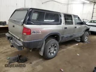 ✅ 2001 Chevrolet S-10 LS • VIN: 1GCDT13W41K240639 • Лот: 85464814. Опубликован ранее на Copart с пробегом 229 068 миль. Бесплатный доступ к архиву аукционных продаж из США и подробный отчёт об истории автомобиля на DreamBid. Изображение 3.