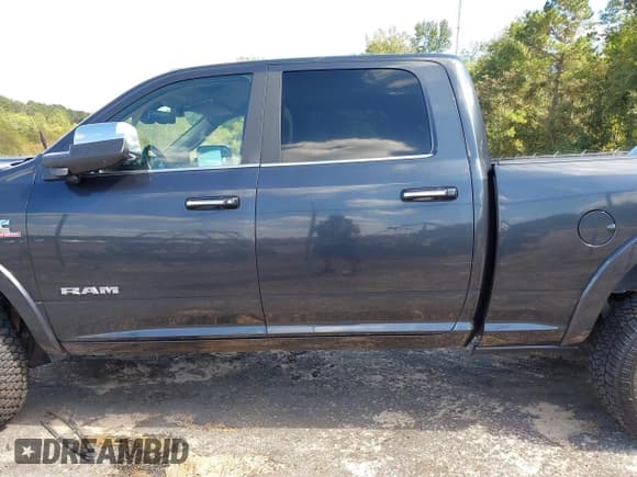 ✅ 2021 Ram 2500 Laramie • VIN: 3C6UR5FL2MG579541 • Lot: 43391861. Wystawiony na IAAI z przebiegiem 101 763 mil. Bezpłatny archiwum sprzedaży aukcyjnych z USA i szczegółowy raport historii pojazdu na DreamBid. Zdjęcie 14.