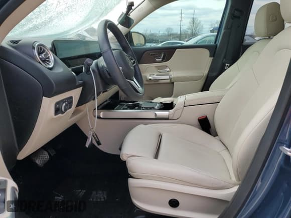 ✅ 2021 Mercedes-Benz GLB 250 • VIN: W1N4M4HB0MW105099 • Lot: 39872733. Wystawiony na Copart z przebiegiem 26 832 mil. Bezpłatny archiwum sprzedaży aukcyjnych z USA i szczegółowy raport historii pojazdu na DreamBid. Zdjęcie 7.
