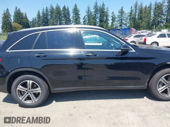 ✅ 2019 Mercedes-Benz GLC 300 • VIN: WDC0G4KB9KV136855 • Лот: 42722298. Опубликован ранее на IAAI с пробегом 31 837 миль. Бесплатный доступ к архиву аукционных продаж из США и подробный отчёт об истории автомобиля на DreamBid. Изображение 14.