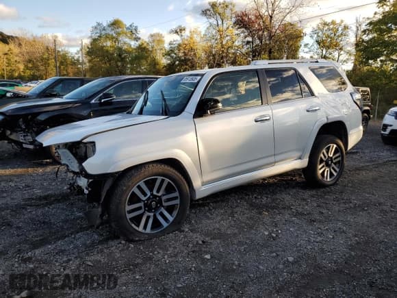 ✅ 2024 Toyota 4Runner Limited • VIN: JTEKU5JR9R6236630 • Лот: 85913935. Опубликован ранее на Copart с пробегом 33 604 миль. Бесплатный доступ к архиву аукционных продаж из США и подробный отчёт об истории автомобиля на DreamBid. Изображение 1.