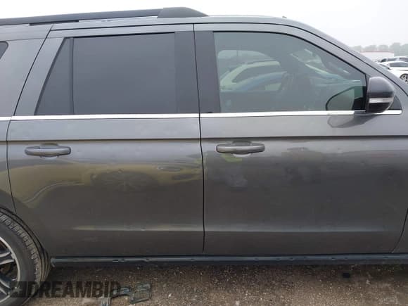 ✅ 2021 Ford Expedition Max Limited • VIN: 1FMJK1KTXMEA33099 • Lot: 42155357. Wystawiony na IAAI z przebiegiem 58 293 mil. Bezpłatny archiwum sprzedaży aukcyjnych z USA i szczegółowy raport historii pojazdu na DreamBid. Zdjęcie 13.