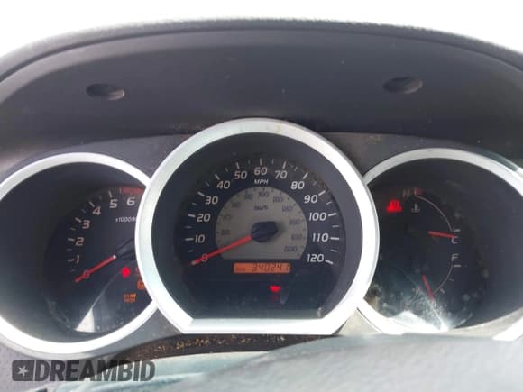 ✅ 2011 Toyota Tacoma • VIN: 5TFTX4CN9BX004243 • Lot: 42088724. Listed on IAAI with 340,241 mi. Free auction sales archive from the USA and detailed vehicle history report at DreamBid. Image 7.