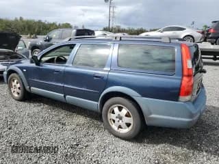 ✅ 2004 Volvo V70 XC Cross Country • VIN: YV1SZ59H341134340 • Lot: 77031394. Listed on Copart with 125,807 mi. Free auction sales archive from the USA and detailed vehicle history report at DreamBid. Image 2.