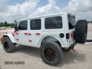 ✅ 2022 Jeep Wrangler Unlimited Sahara • VIN: 1C4HJXEG4NW254507 • Лот: 54151955. Опубликован ранее на Copart с пробегом 30 547 миль. Бесплатный доступ к архиву аукционных продаж из США и подробный отчёт об истории автомобиля на DreamBid. Изображение 2.