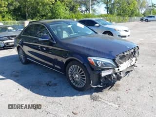 ✅ 2015 Mercedes-Benz C 300 • VIN: 55SWF4JB8FU044367 • Lot: 43716730. Wystawiony na IAAI z przebiegiem 154 322 mil. Bezpłatny archiwum sprzedaży aukcyjnych z USA i szczegółowy raport historii pojazdu na DreamBid. Zdjęcie 1.
