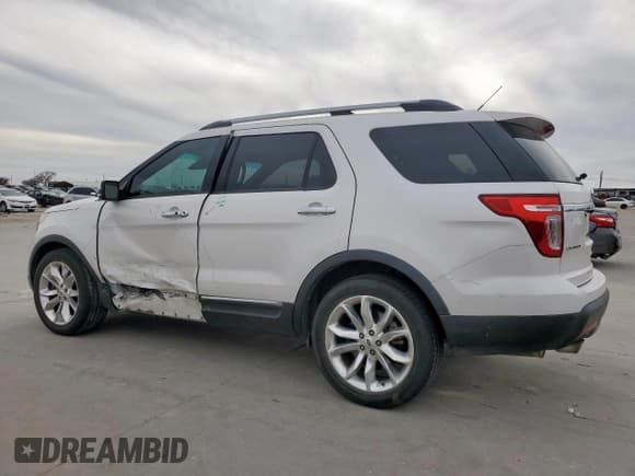 ✅ 2015 Ford Explorer Limited • VIN: 1FM5K7F98FGA02945 • Lot: 49239085. Wystawiony na Copart z przebiegiem 158 647 mil. Bezpłatny archiwum sprzedaży aukcyjnych z USA i szczegółowy raport historii pojazdu na DreamBid. Zdjęcie 2.