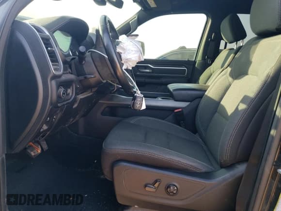 ✅ 2021 Ram 1500 Big Horn • VIN: 1C6SRFBT8MN696535 • Lot: 81989255. Wystawiony na Copart z przebiegiem 110 070 mil. Bezpłatny archiwum sprzedaży aukcyjnych z USA i szczegółowy raport historii pojazdu na DreamBid. Zdjęcie 7.