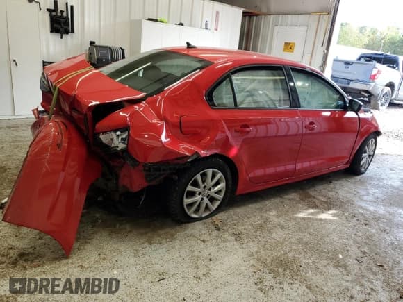 ✅ 2015 Volkswagen Jetta SE • VIN: 3VWD17AJ0FM341688 • Lot: 85595785. Wystawiony na Copart z przebiegiem Nie podano. Bezpłatny archiwum sprzedaży aukcyjnych z USA i szczegółowy raport historii pojazdu na DreamBid. Zdjęcie 3.