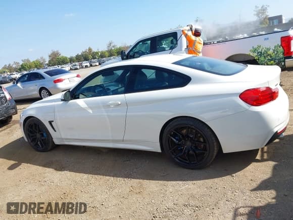 ✅ 2014 BMW 4 Series 435i xDrive • VIN: WBA3R5C57EK188516 • Lot: 43534414. Wystawiony na IAAI z przebiegiem 114 786 mil. Bezpłatny archiwum sprzedaży aukcyjnych z USA i szczegółowy raport historii pojazdu na DreamBid. Zdjęcie 14.