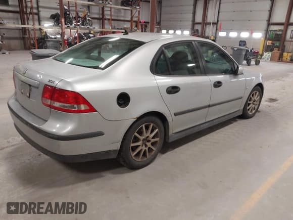 ✅ 2003 Saab 9-3 Linear • VIN: YS3FB49S231044069 • Lot: 42009314. Wystawiony na IAAI z przebiegiem 120 445 mil. Bezpłatny archiwum sprzedaży aukcyjnych z USA i szczegółowy raport historii pojazdu na DreamBid. Zdjęcie 4.