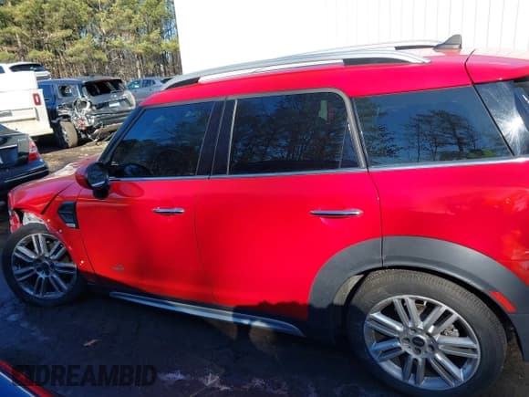 ✅ 2022 MINI Countryman Cooper • VIN: WMZ43BR01N3N56475 • Lot: 41343249. Listed on IAAI with 58,821 mi. Free auction sales archive from the USA and detailed vehicle history report at DreamBid. Image 14.