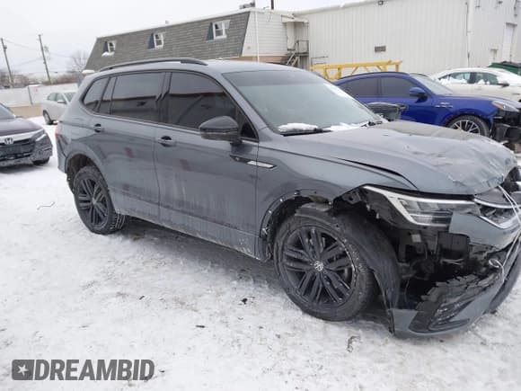 ✅ 2022 Volkswagen Tiguan SE R-Line Black • VIN: 3VVCB7AX9NM024296 • Лот: 41592795. Опубликован ранее на IAAI с пробегом 45 308 миль. Бесплатный доступ к архиву аукционных продаж из США и подробный отчёт об истории автомобиля на DreamBid. Изображение 1.