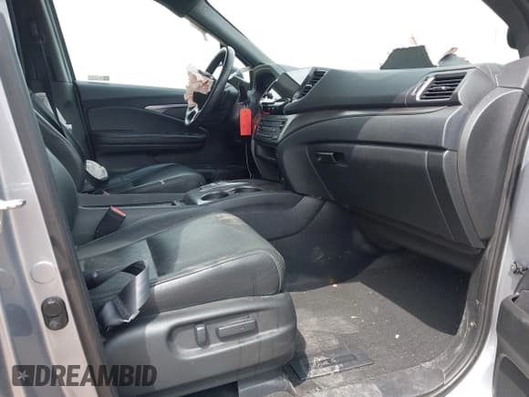 ✅ 2020 Honda Passport EX-L • VIN: 5FNYF8H59LB014260 • Lot: 42274421. Listed on IAAI with 111,830 mi. Free auction sales archive from the USA and detailed vehicle history report at DreamBid. Image 5.