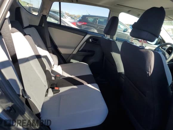 ✅ 2018 Toyota RAV4 XLE • VIN: 2T3RFREV2JW850708 • Лот: 92017895. Опубликован ранее на Copart с пробегом 18 332 миль. Бесплатный доступ к архиву аукционных продаж из США и подробный отчёт об истории автомобиля на DreamBid. Изображение 10.