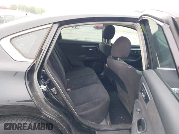 ✅ 2013 Nissan Altima SV • VIN: 1N4AL3AP9DC123959 • Lot: 43289365. Listed on IAAI with 208,756 mi. Free auction sales archive from the USA and detailed vehicle history report at DreamBid. Image 8.