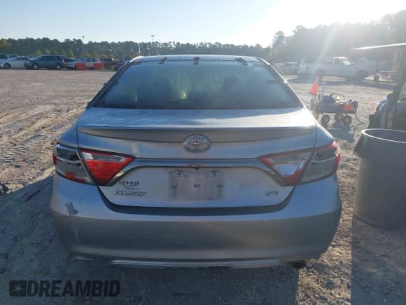 ✅ 2015 Toyota Camry SE • VIN: 4T1BF1FK7FU954389 • Lot: 43426209. Wystawiony na IAAI z przebiegiem 191 390 mil. Bezpłatny archiwum sprzedaży aukcyjnych z USA i szczegółowy raport historii pojazdu na DreamBid. Zdjęcie 16.