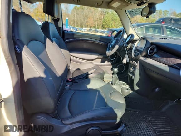 ✅ 2012 MINI Clubman S • VIN: WMWZG3C55CTY32266 • Lot: 92020255. Wystawiony na Copart z przebiegiem 124 479 mil. Bezpłatny archiwum sprzedaży aukcyjnych z USA i szczegółowy raport historii pojazdu na DreamBid. Zdjęcie 10.