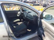 ✅ 2013 Nissan Versa S • VIN: 3N1CN7AP4DL858425 • Лот: 43343474. Опубликован ранее на IAAI с пробегом 69 339 миль. Бесплатный доступ к архиву аукционных продаж из США и подробный отчёт об истории автомобиля на DreamBid. Изображение 5.