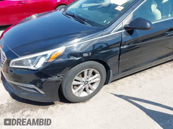 2015 Hyundai Sonata SE z VIN 5NPE24AF3FH159312, wystawiony jako IAAI lot #43229354 z przebiegiem 167 235 mil mil oraz . Historia ofert i sprzedaży dostępna na DreamBid. Obrazek 6.