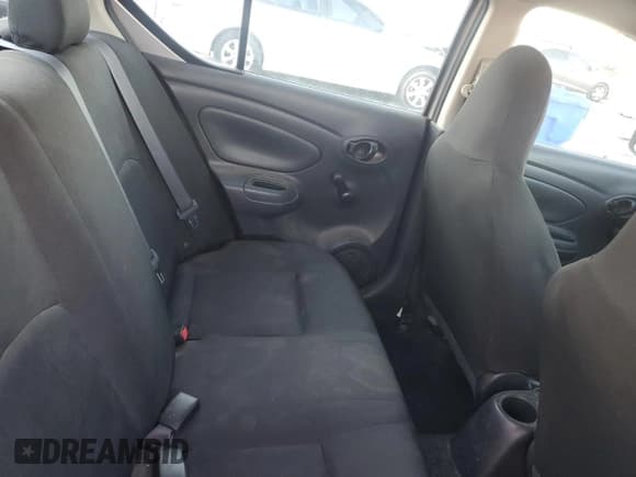 ✅ 2016 Nissan Versa SV • VIN: 3N1CN7AP0GL832988 • Lot: 91273505. Listed on Copart with 185,416 mi. Free auction sales archive from the USA and detailed vehicle history report at DreamBid. Image 10.