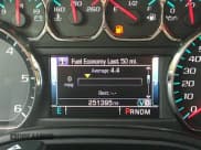 ✅ 2015 Chevrolet Suburban LT • VIN: 1GNSCJKC6FR229260 • Lot: 41974363. Wystawiony na IAAI z przebiegiem 251 395 mil. Bezpłatny archiwum sprzedaży aukcyjnych z USA i szczegółowy raport historii pojazdu na DreamBid. Zdjęcie 15.