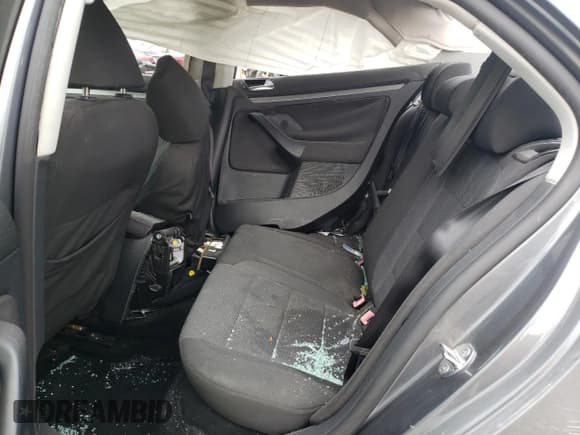 ✅ 2010 Volkswagen Jetta S • VIN: 3VWJZ7AJ1AM007562 • Lot: 60035115. Listed on Copart with 204,112 mi. Free auction sales archive from the USA and detailed vehicle history report at DreamBid. Image 10.