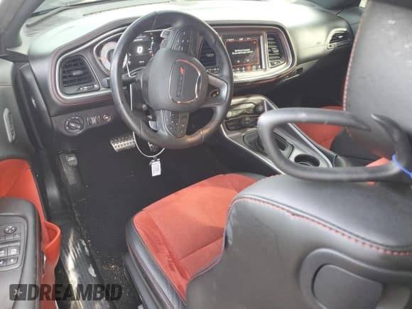 ✅ 2021 Dodge Challenger R/T Scat Pack • VIN: 2C3CDZFJ4MH669819 • Lot: 80515103. Wystawiony na Copart z przebiegiem 34 512 mil. Bezpłatny archiwum sprzedaży aukcyjnych z USA i szczegółowy raport historii pojazdu na DreamBid. Zdjęcie 8.